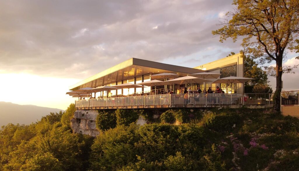 Le restaurant de la Chambotte au coucher du soleil